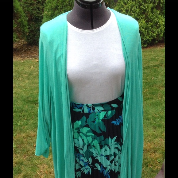 Floral pleated skirt - Picture 3 of 3